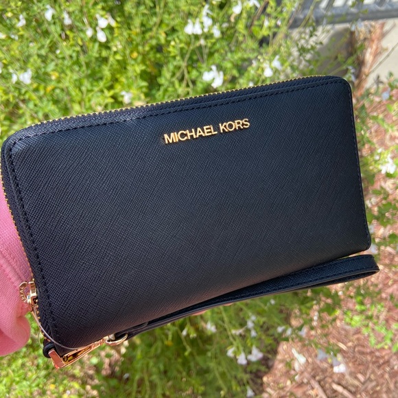 Michael Kors Phone Case Wallet - Picture 1 of 8